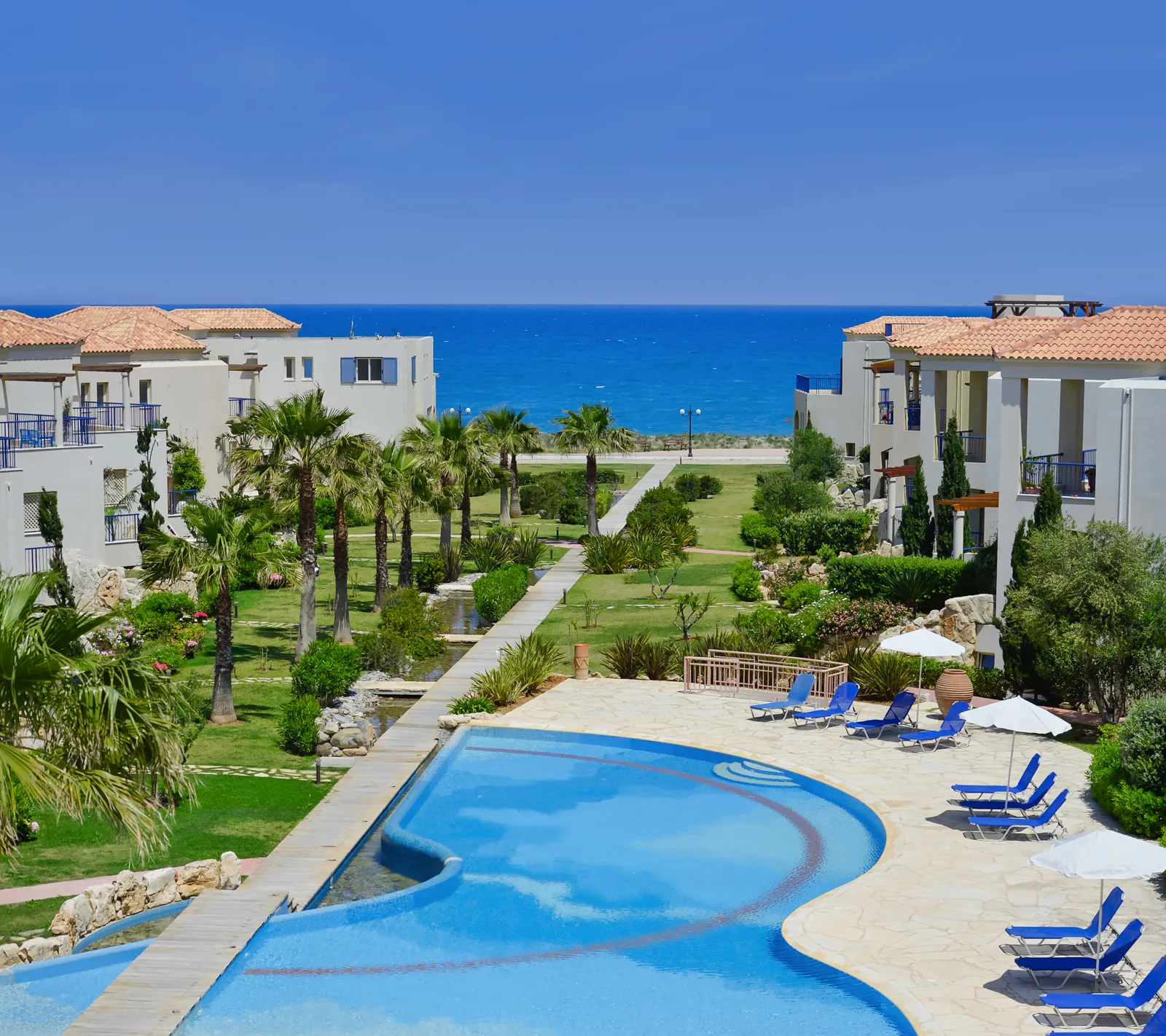 Contemporary residences by the sea